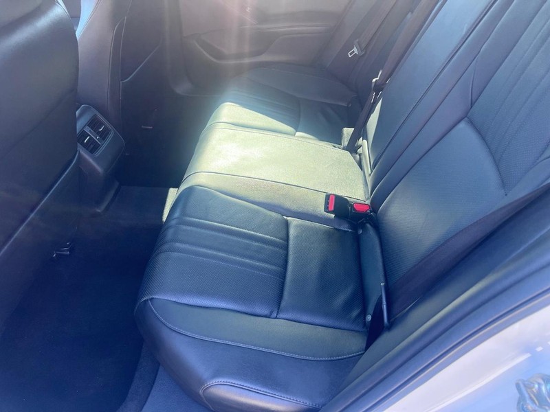 Honda Accord Vehicle Image 15