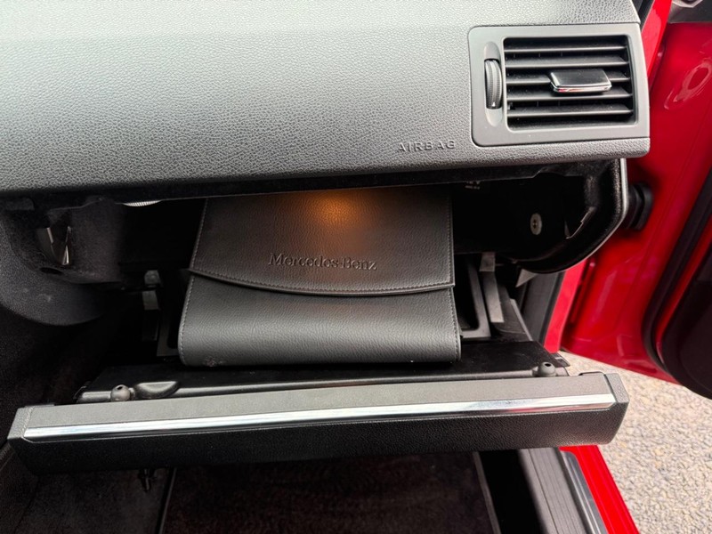 Mercedes-Benz C-CLASS Vehicle Image 20