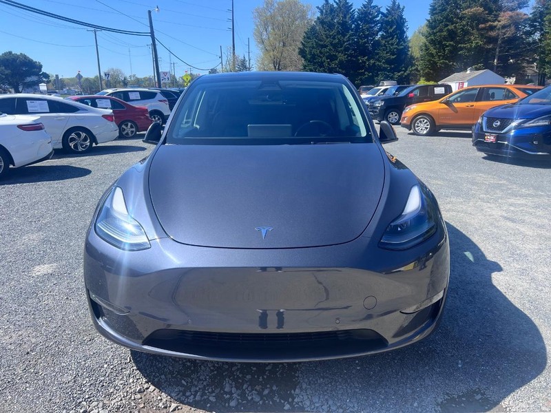 Tesla Model Y Vehicle Image 02