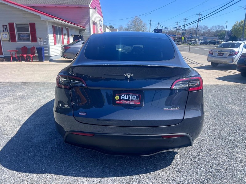 Tesla Model Y Vehicle Image 06