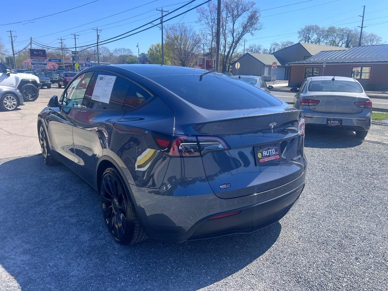 Tesla Model Y Vehicle Image 07
