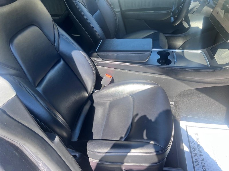 Tesla Model Y Vehicle Image 16