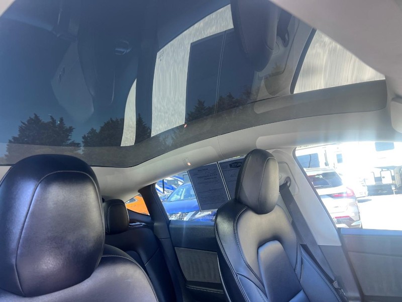 Tesla Model Y Vehicle Image 17
