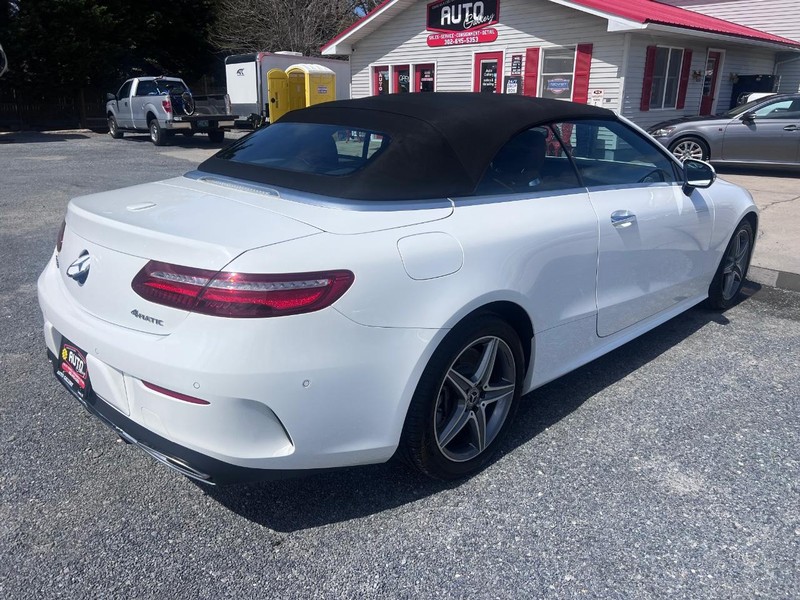Mercedes-Benz E-CLASS Vehicle Image 06