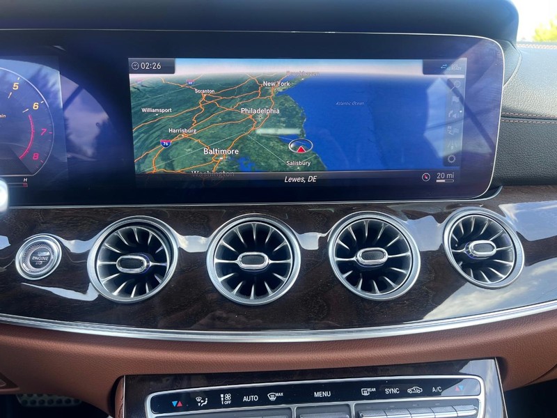 Mercedes-Benz E-CLASS Vehicle Image 13