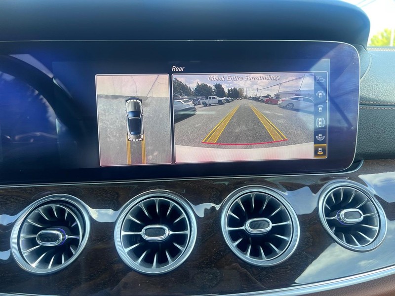 Mercedes-Benz E-CLASS Vehicle Image 14