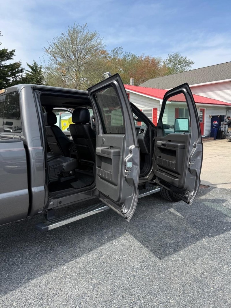 Ford F-350 Vehicle Image 14