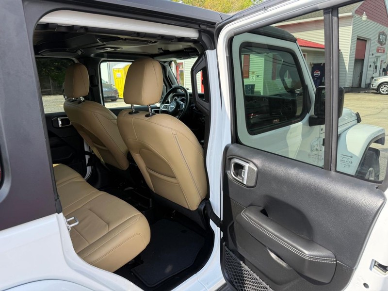 Jeep WRANGLER UNLIMI Vehicle Image 17
