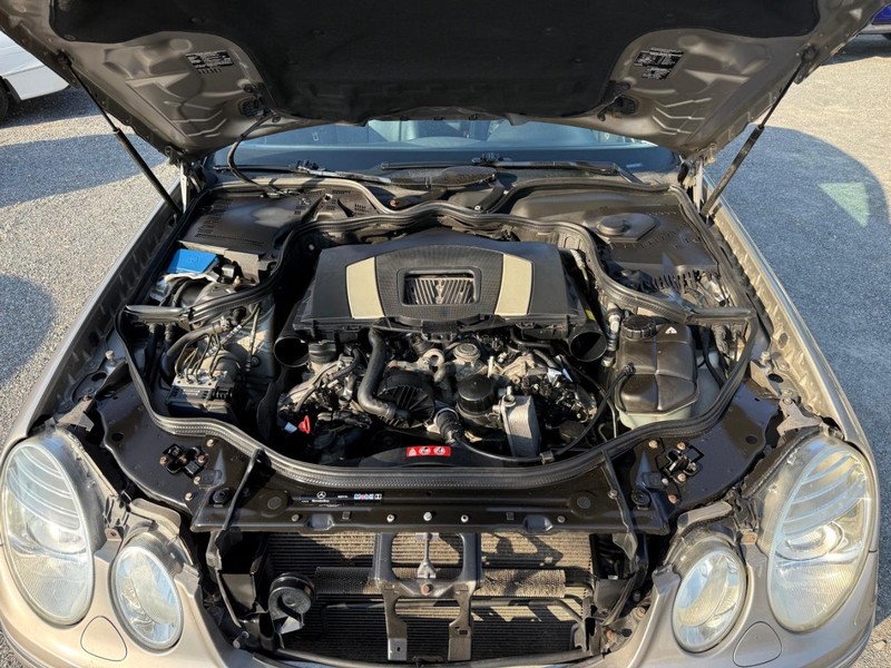 Mercedes-Benz E-Class Vehicle Image 03