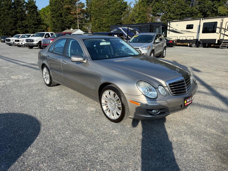 Mercedes-Benz E-Class Vehicle Image 04