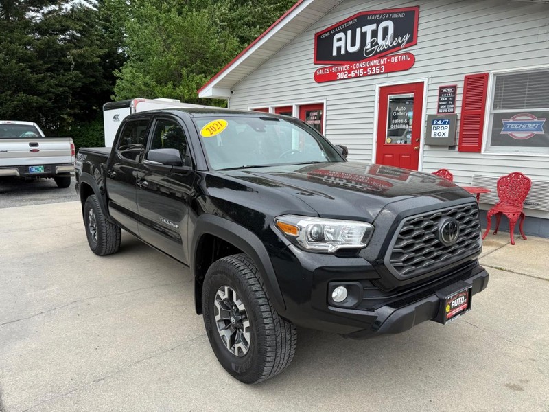 Toyota Tacoma Vehicle Image 02