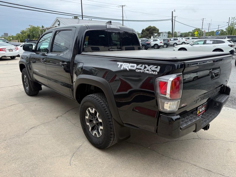 Toyota Tacoma Vehicle Image 04