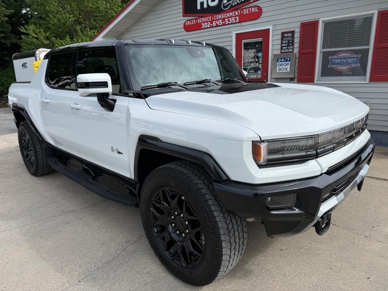 GMC HUMMER EV Pickup Vehicle Image 02