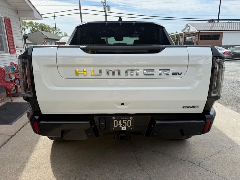GMC HUMMER EV Pickup Vehicle Image 04