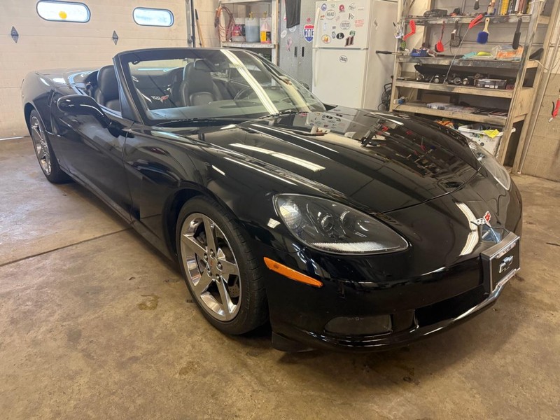 Chevrolet Corvette Vehicle Image 02
