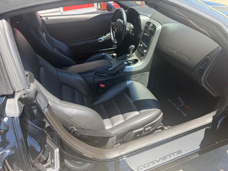 Chevrolet Corvette Vehicle Image 14
