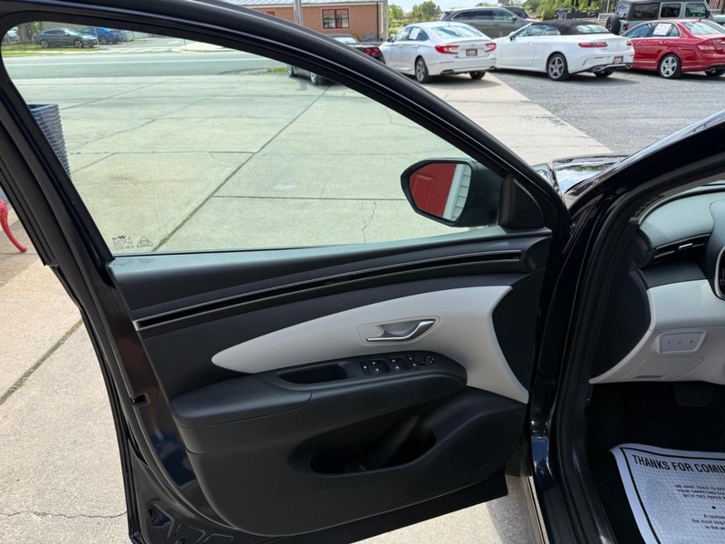 Hyundai Tucson Vehicle Image 05