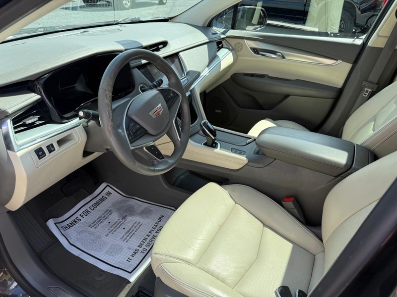 Cadillac XT5 Vehicle Image 06