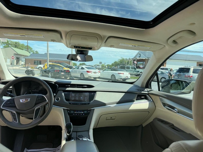 Cadillac XT5 Vehicle Image 07