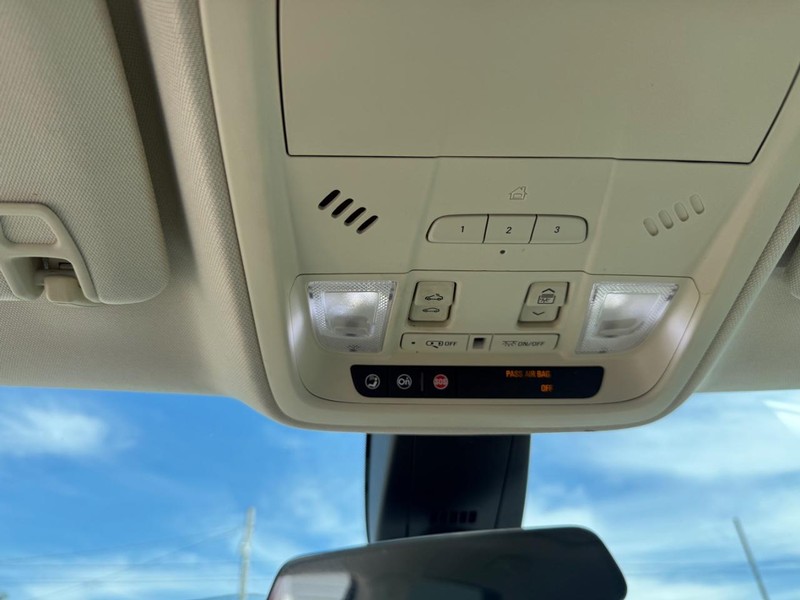 Cadillac XT5 Vehicle Image 09
