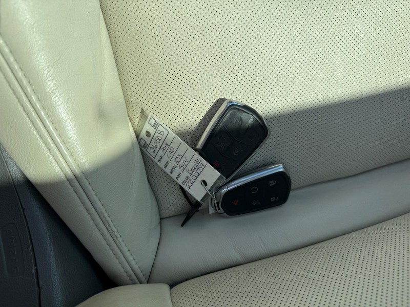 Cadillac XT5 Vehicle Image 11