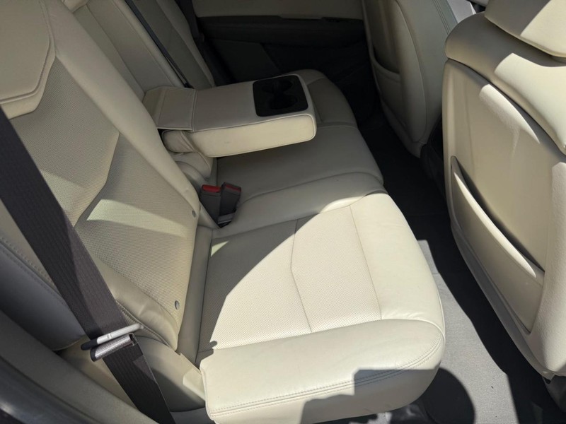 Cadillac XT5 Vehicle Image 15