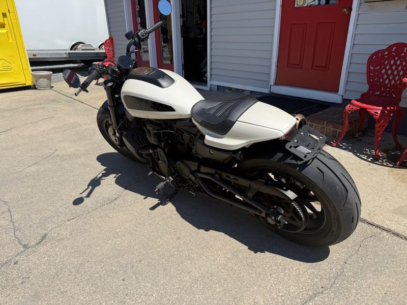 Harley-Davidson SPORTSTER Vehicle Image 03