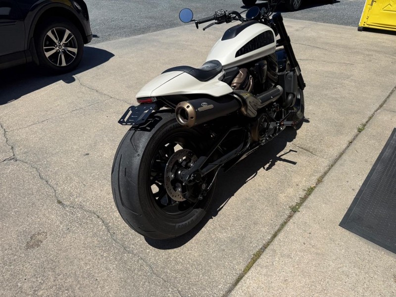 Harley-Davidson SPORTSTER Vehicle Image 04