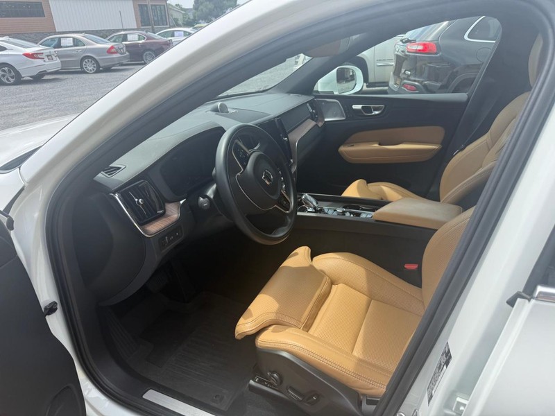 Volvo XC60 Vehicle Image 07
