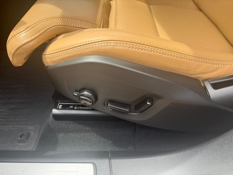 Volvo XC60 Vehicle Image 08