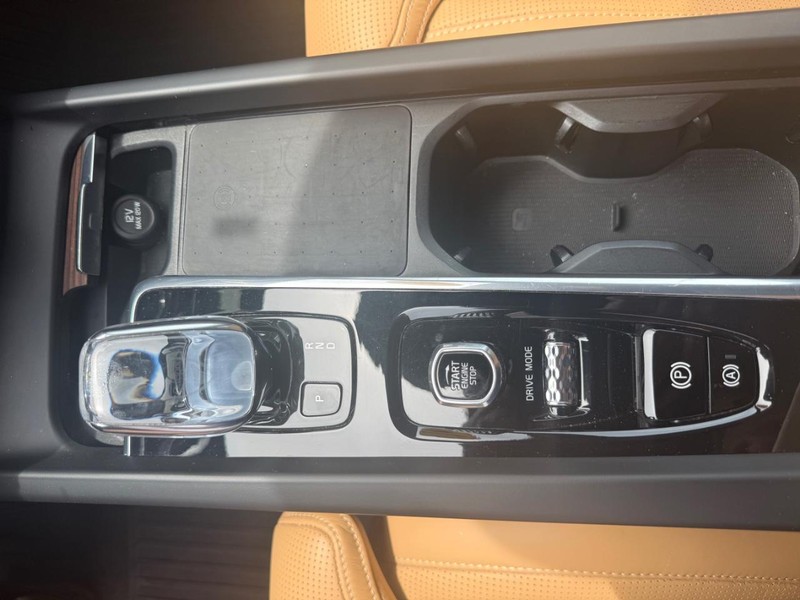 Volvo XC60 Vehicle Image 12