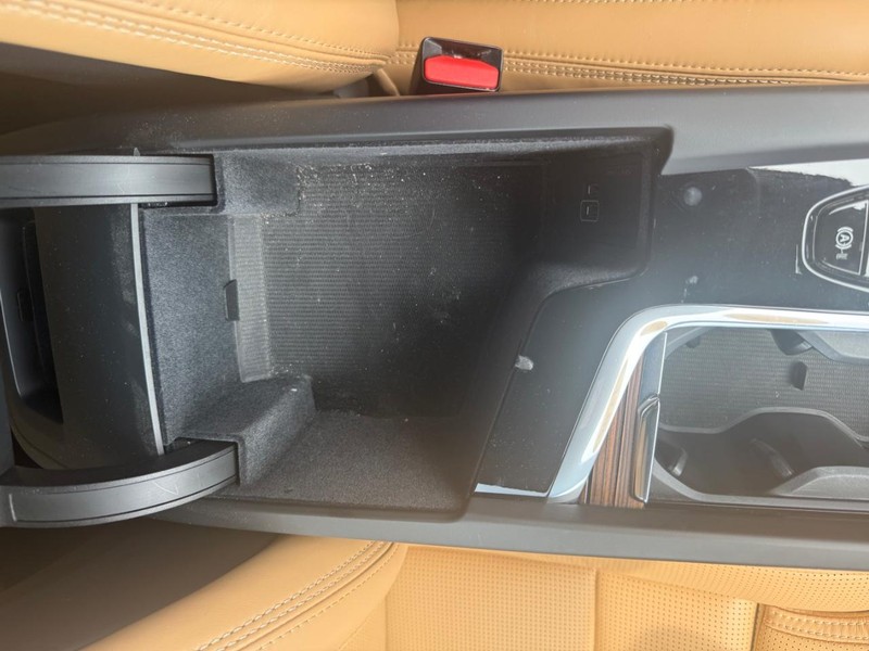 Volvo XC60 Vehicle Image 13