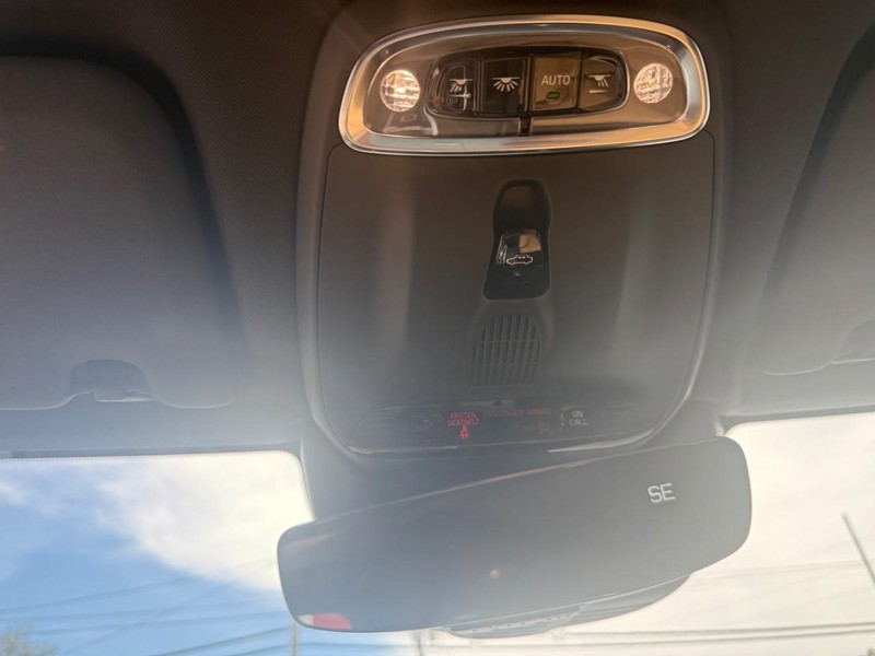Volvo XC60 Vehicle Image 14