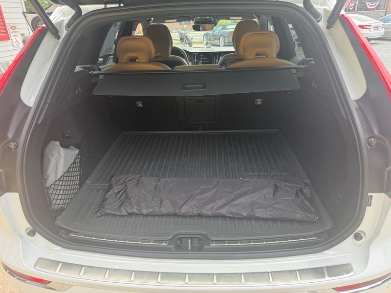 Volvo XC60 Vehicle Image 27