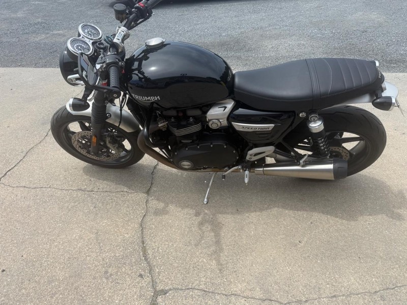 Triumph SPEED TWIN Vehicle Image 03