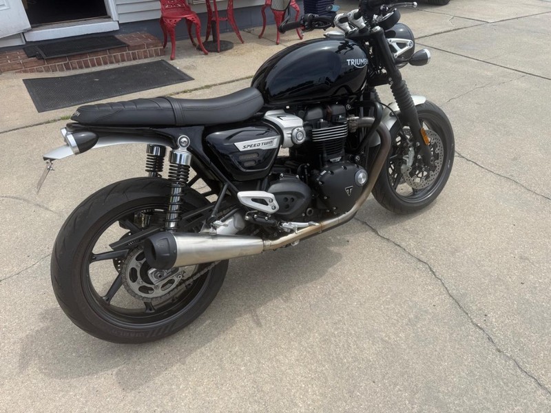 Triumph SPEED TWIN Vehicle Image 04