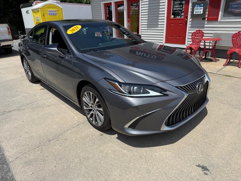 Lexus ES Vehicle Image 02