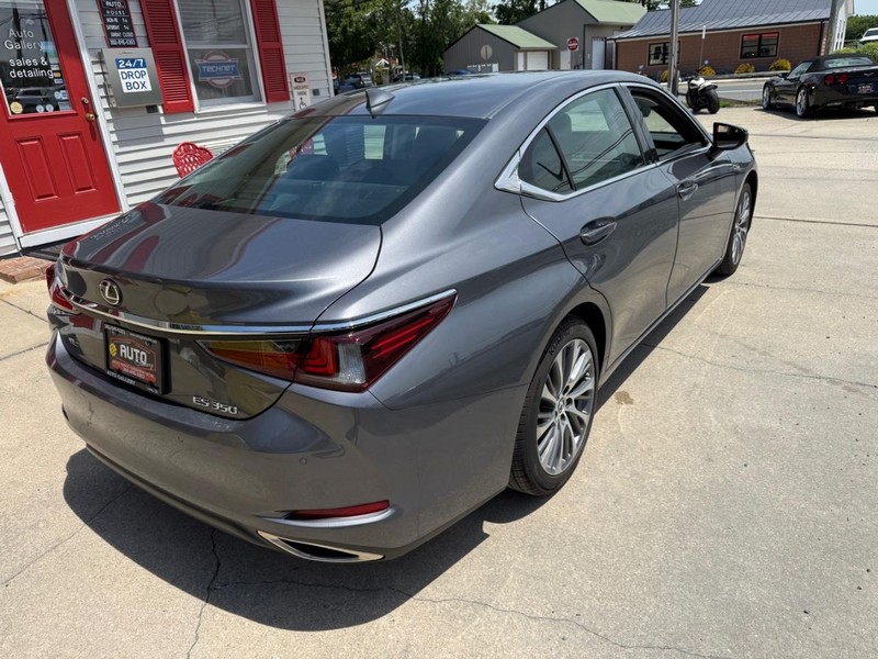 Lexus ES Vehicle Image 03