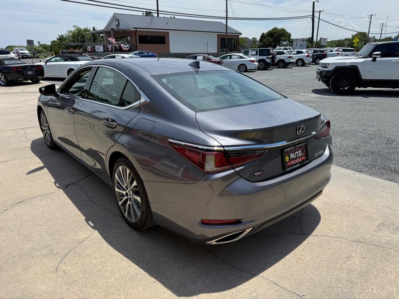 Lexus ES Vehicle Image 04