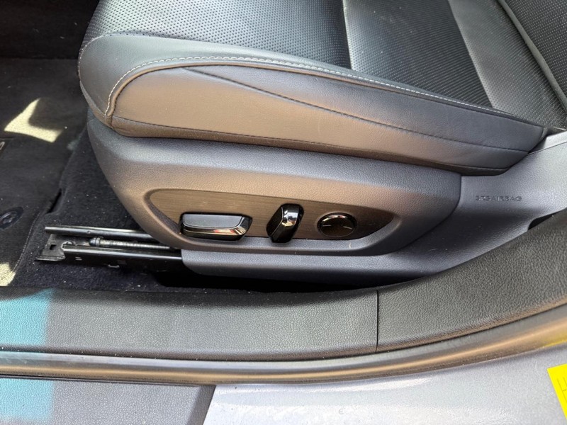 Lexus ES Vehicle Image 07