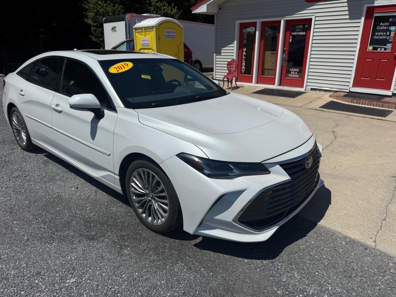 Toyota Avalon Vehicle Image 02