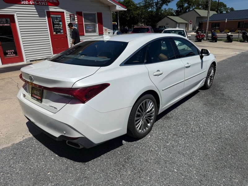 Toyota Avalon Vehicle Image 03