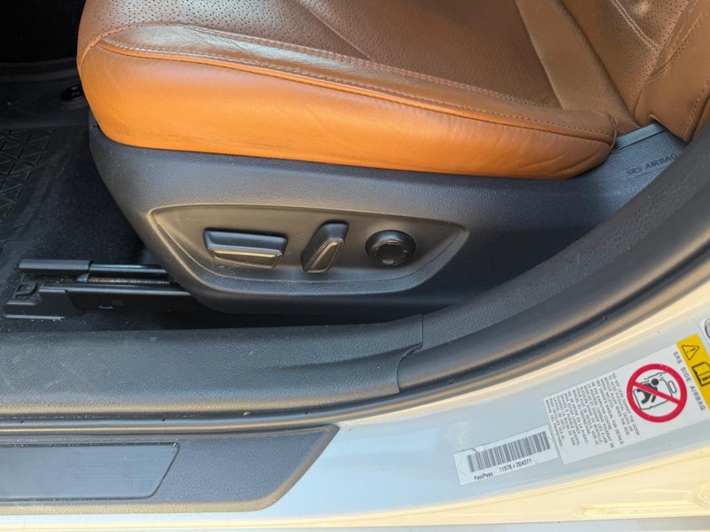 Toyota Avalon Vehicle Image 06