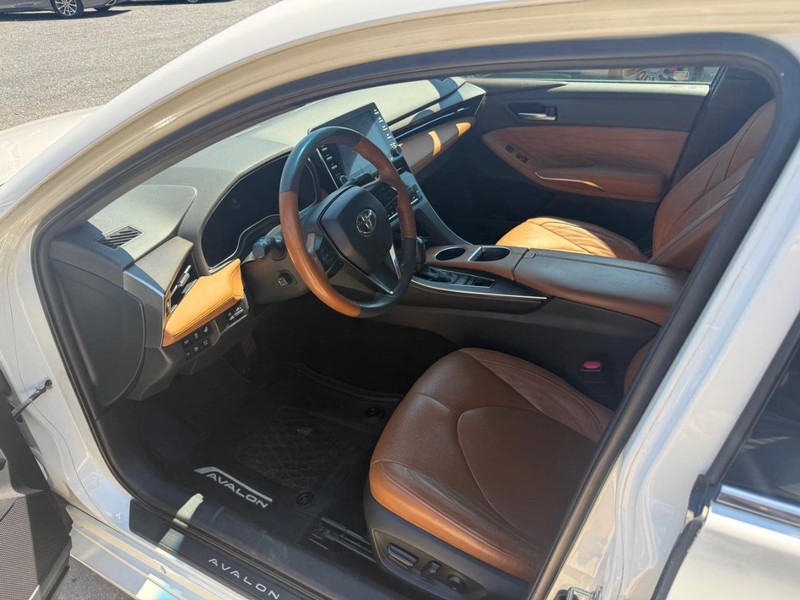 Toyota Avalon Vehicle Image 07