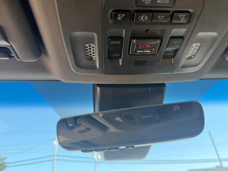 Toyota Avalon Vehicle Image 11