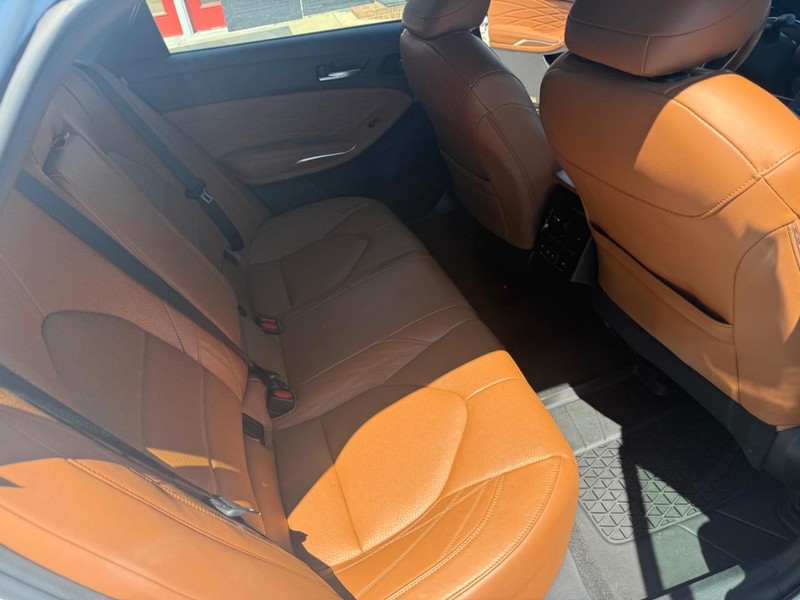 Toyota Avalon Vehicle Image 18