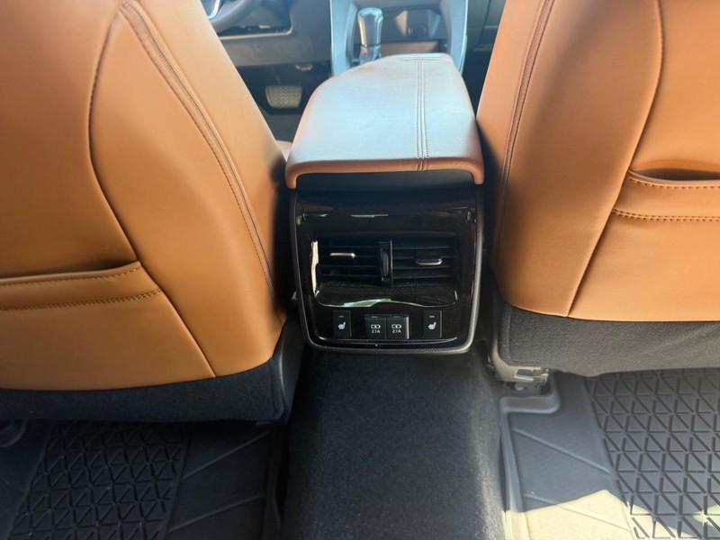 Toyota Avalon Vehicle Image 19