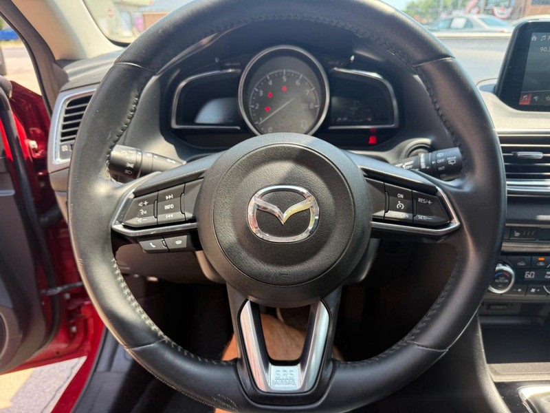 Mazda 3 Vehicle Image 10