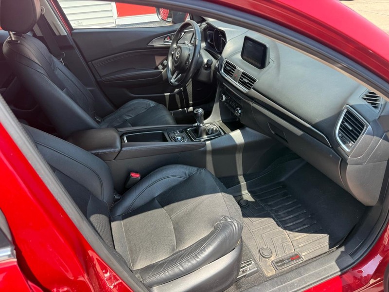Mazda 3 Vehicle Image 19