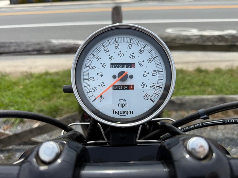 Triumph Bonneville Vehicle Image 05